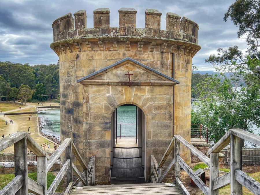 Hobart: Port Arthur & Tasman Park Full-Day Trip with Cruise - Carnarvon Bay cruise: why the Isle of the Dead changes the story