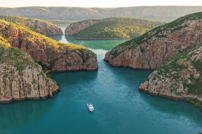 Horizontal Falls Tour with Cygnet Bay Overnight Accommodation - Pearl farm tour timing: do it day 1 or day 3