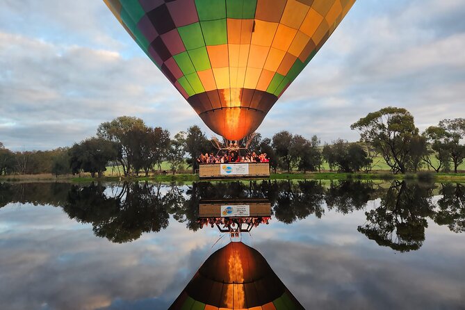 Hot Air Balloon Flights in Perth (Avon Valley) with breakfast - In the basket: what flying low over the Avon River feels like