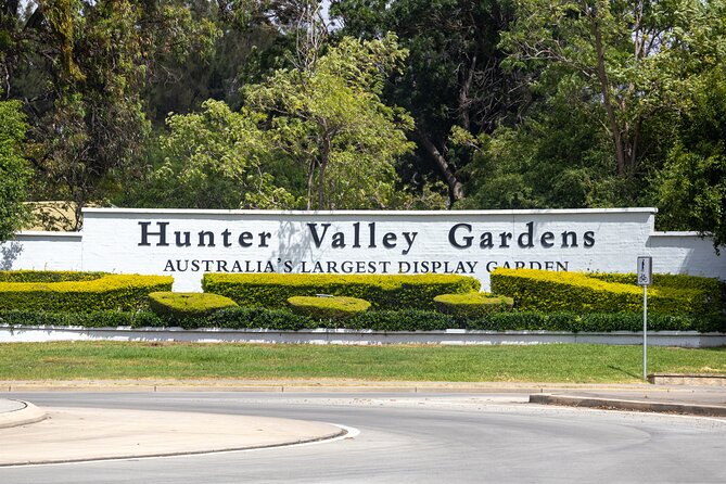 Hunter Valley All Inclusive, Wine, Chocolate Tasting and Lunch - 4 Pines at the Farm: Guided Tasting Plus Lunch That Actually Fills You Up