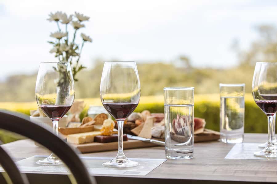 Hunter Valley: Wine and Cheese Tasting - How the 1-hour wine tasting flows (sparkling to red)