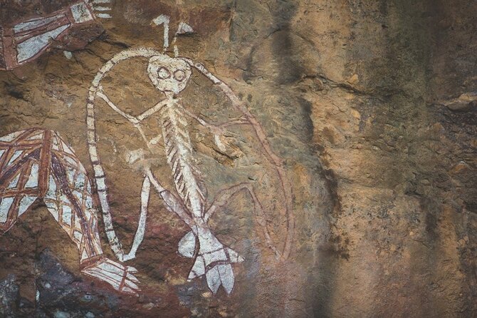 Kakadu Day Tour-Yellow Water-Nourlangie-Ubirr-Cahills-Fogg Dam - Ubirr and its panoramic outlooks, including X-ray painting
