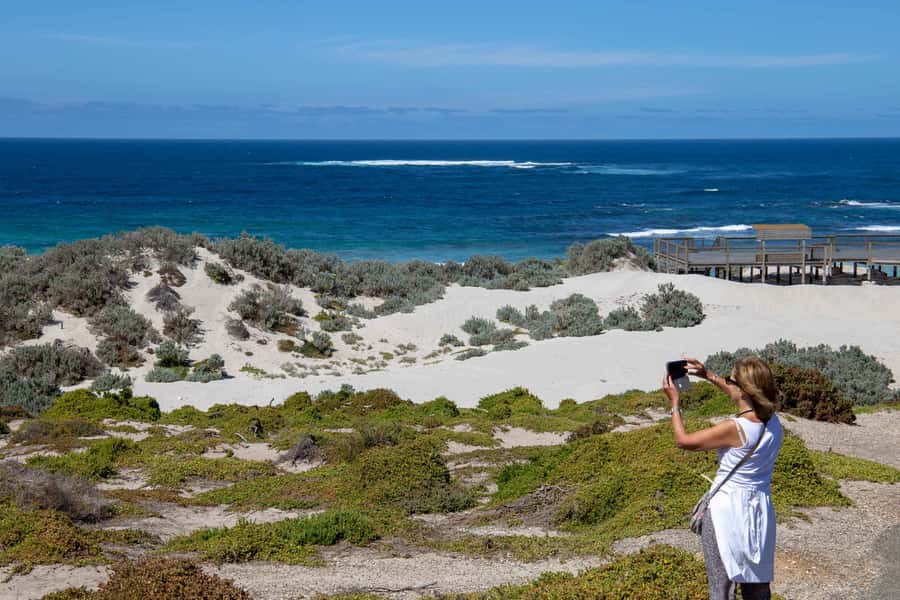 Kangaroo Island Full Day Experience by Ferry Including Lunch - Remarkable Rocks: Photo Time With a Purpose