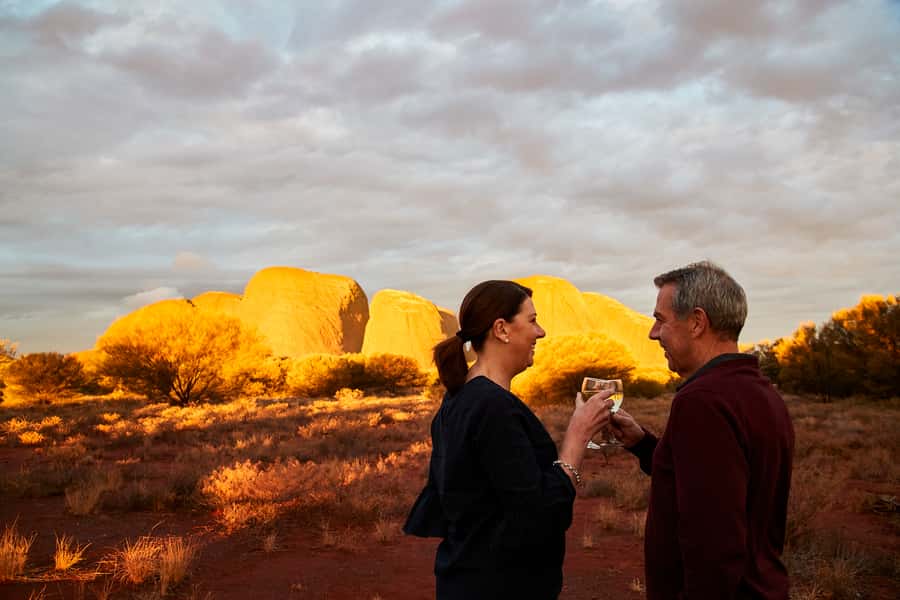 Kata Tjuṯa Sunset Tour with Sparkling Wine and Cheeseboard - The domes up close: what the guide focuses on