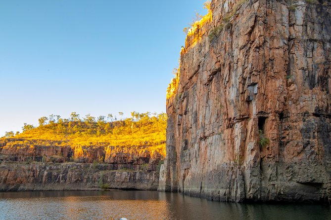 Katherine Day Tour from Darwin including Katherine Gorge Cruise - The 6am pickup and Adelaide River War Cemetery stop