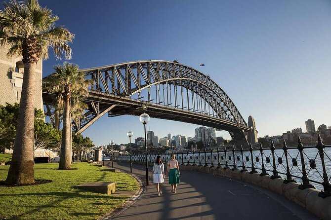 Kickstart Sydney Half-Day Private Tour - Stop 4: Mrs Macquarie’s Chair and the Quintessential Photo Moment