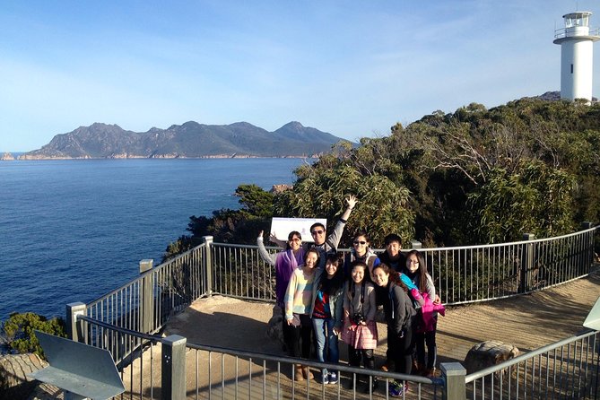 Launceston to Hobart via Wineglass Bay - Active Tour - Cape Tourville Lighthouse circuit: the quick hit of 360-degree coastline
