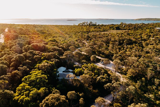 Live Acoustic Music Experience in Coffin Bay Wilderness - The bar at Yarnbala: Coffin Bay gin and South Australian drinks