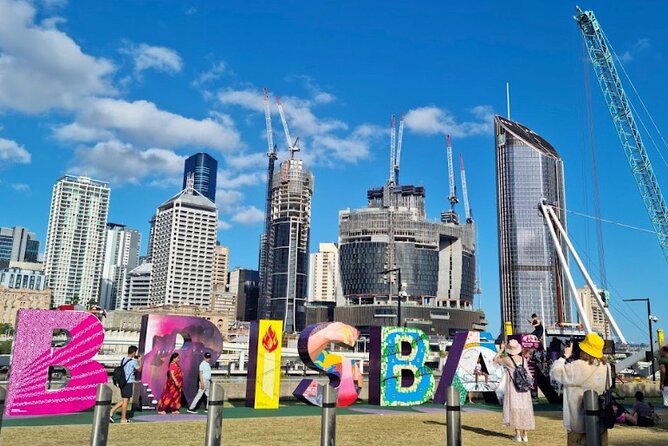 Lone Pine, Brisbane Highlights and Lunch! - Kangaroo Point Cliffs Park: river views and Story Bridge angles