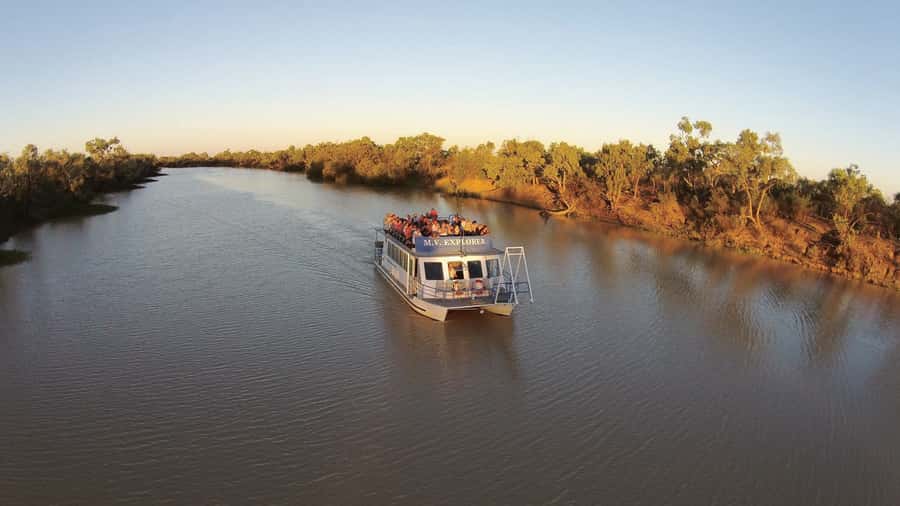 Longreach: Drover's Sunset Cruise & Outback Dinner & Show - Key things to know before you go