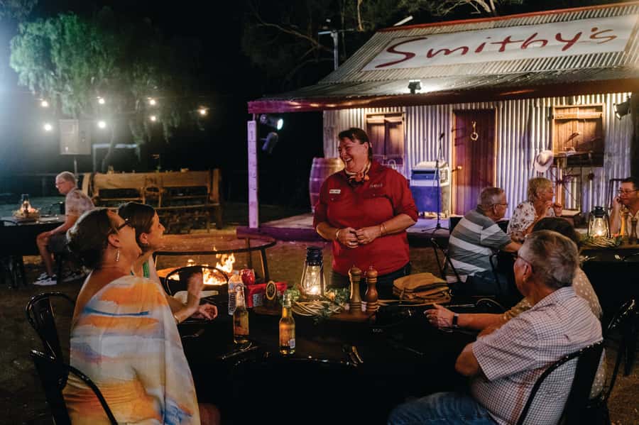 Longreach: Drover's Sunset Cruise & Outback Dinner & Show - The photo stop that usually steals the show: Sunset Bend