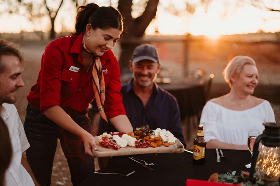 Longreach: Smithy's Outback Dinner and Show - The camp-oven dinner over Gidyea coals (and what the 2-course meal really means)