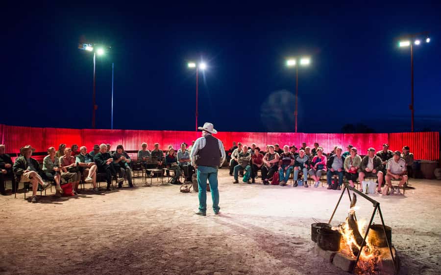 Longreach: Sunset Paddlewheeler Cruise, Show and Dinner - Campfire stockman’s dinner: what the meal is like and why it works