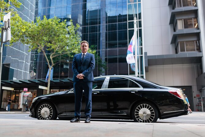 Luxury Airport Transfer to Melbourne CBD - The Drive Into the CBD: Comfort, Water, and Luggage Handling