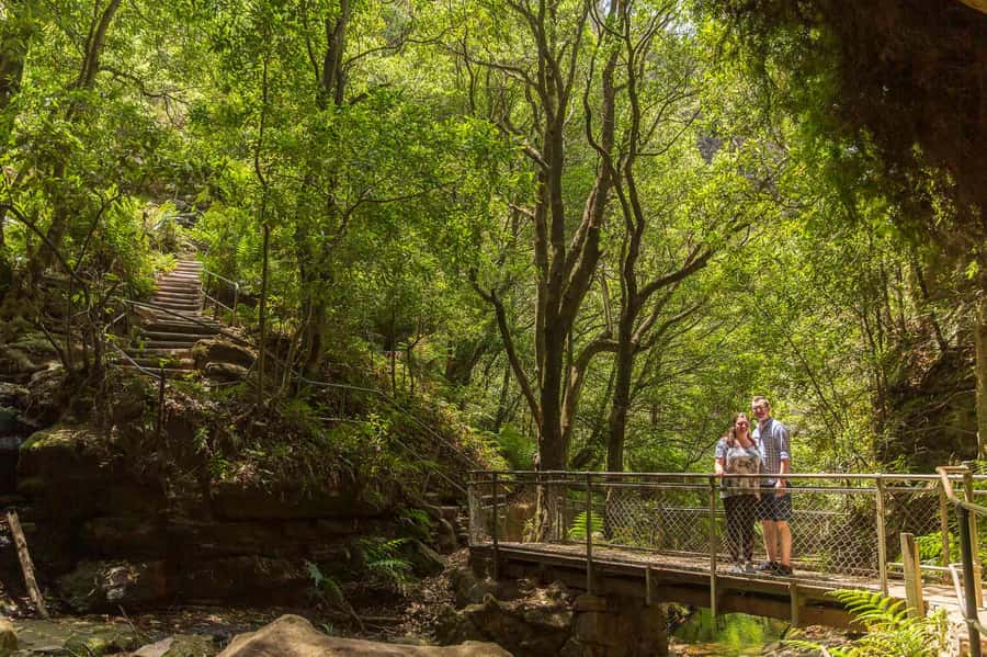 Luxury Blue Mountains Escape The Crowds Tour - Katoomba lunch stop: a break that keeps the day moving