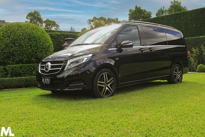 Luxury Mini Bus - Sydney Airport Transfers - Finding your chauffeur fast: the mobile-message system