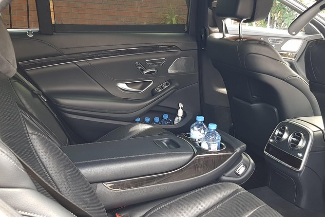 Luxury Private Airport Transfer Melbourne - The meet-and-greet moment that saves your whole arrival