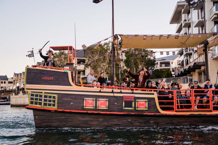 Mandurah: 1.5 Hour Sundowner Cruise - What the best parts feel like on a real evening