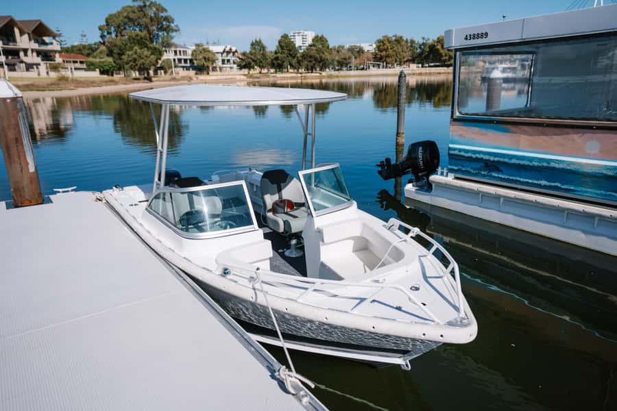 Mandurah: 6-Person Bowrider Boat Rental - The 6-person bowrider setup: comfort you’ll actually use