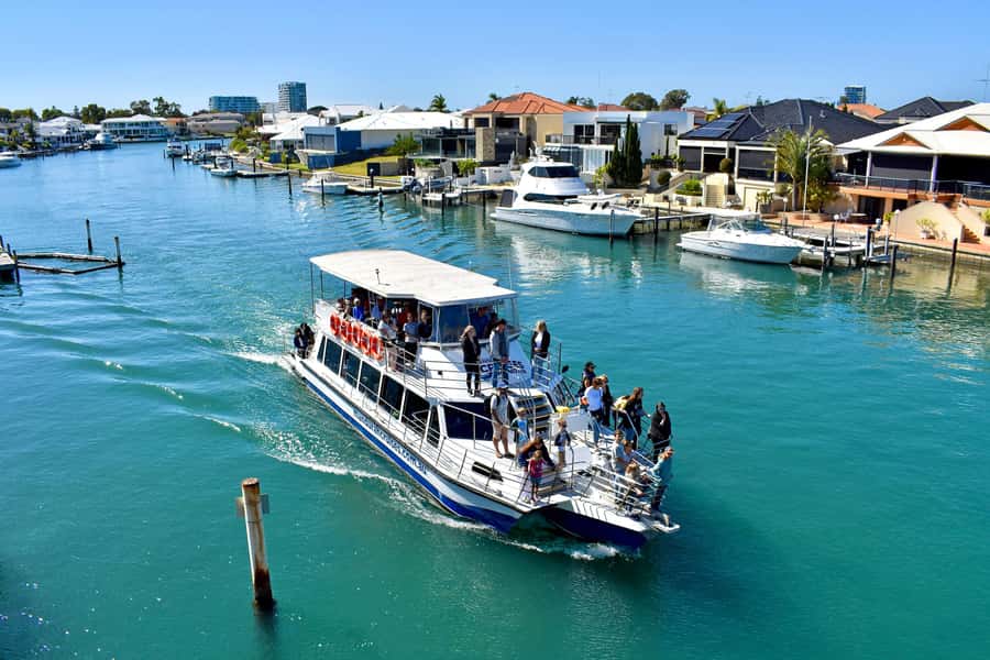 Mandurah: Dolphin and Views Cruise - From the jetty to the waterways: what the cruise route feels like