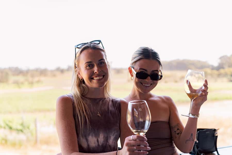 Margaret River: Boutique Wine Tour w. Blind Tasting + Lunch - First stop: chocolate tasting, optional coffee, and a quick coffee reset