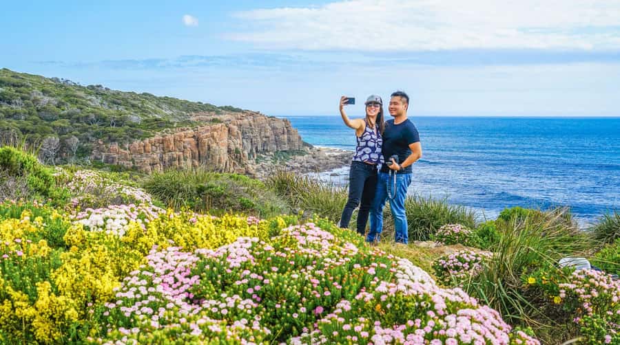 Margaret River: Guided Canoe & 4x4 Tour with Lunch & Wine - Fraser Gallop Estate: Exclusive Winery Access With Lunch and Wine Among Barrels
