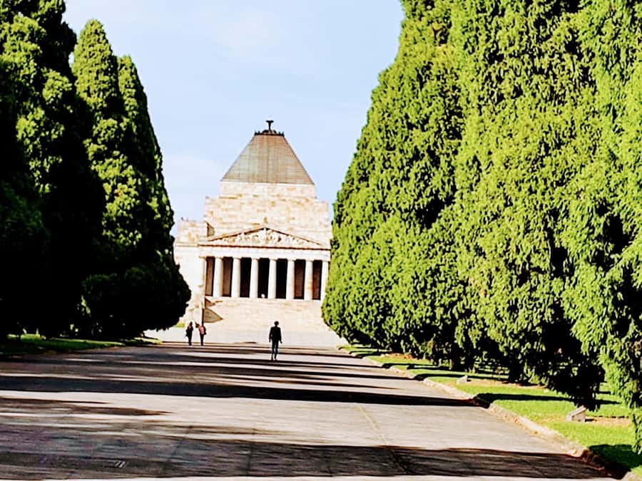 Melbourne 3-Hour Small Group Tour with Beach Boxes - Royal Exhibition Building and Albert Park Lake (Formula 1): Culture Meets Sports Geography