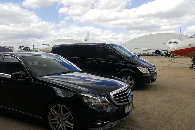 Melbourne Airport Arrival Or Departure Luxury Car Transfers - Communication and Luggage Help: The Little Things That Matter