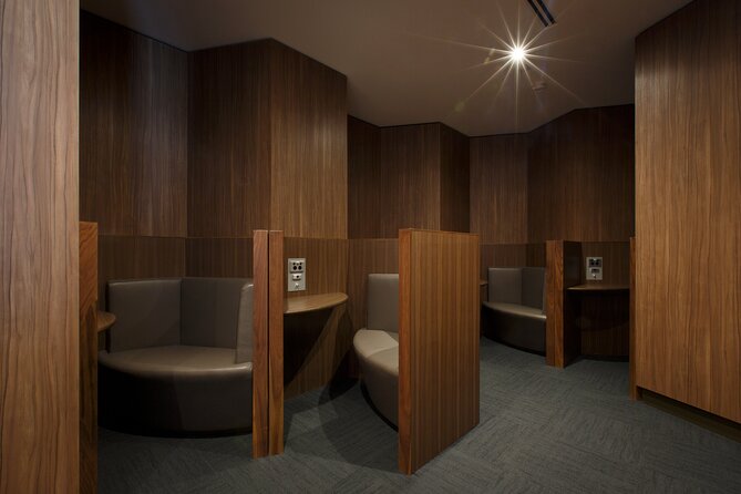 Melbourne Airport Plaza Premium Lounge - Wi-Fi, TV, and Reading: The Comfort Tech That Helps You Recharge