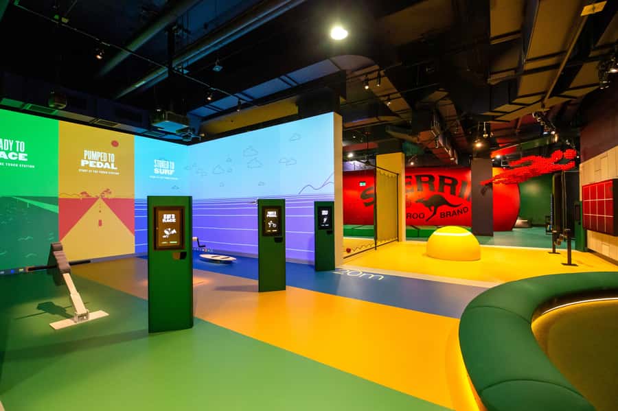 Melbourne: Australian Sports Museum Admission Ticket - The human touch: host help and Rod’s style of explanation