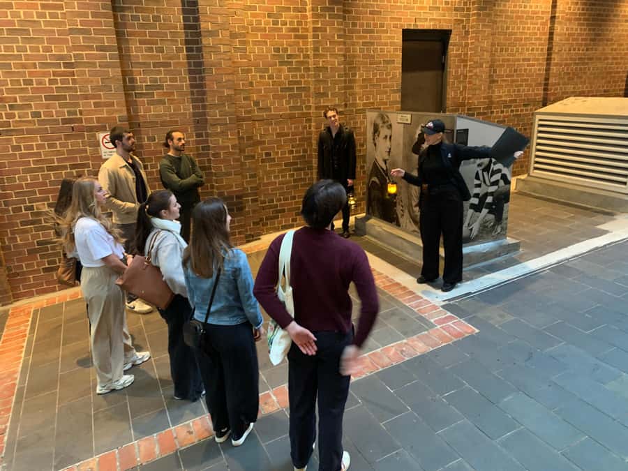 Melbourne: City Highlights Guided Walking Crime Tour - Entering Melbourne’s True Crime Side Streets
