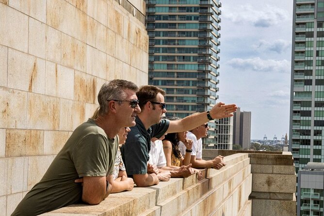Melbourne City Highlights Small Group Tour - MCG Quick Pass and Parliament Hill Drive-By Views