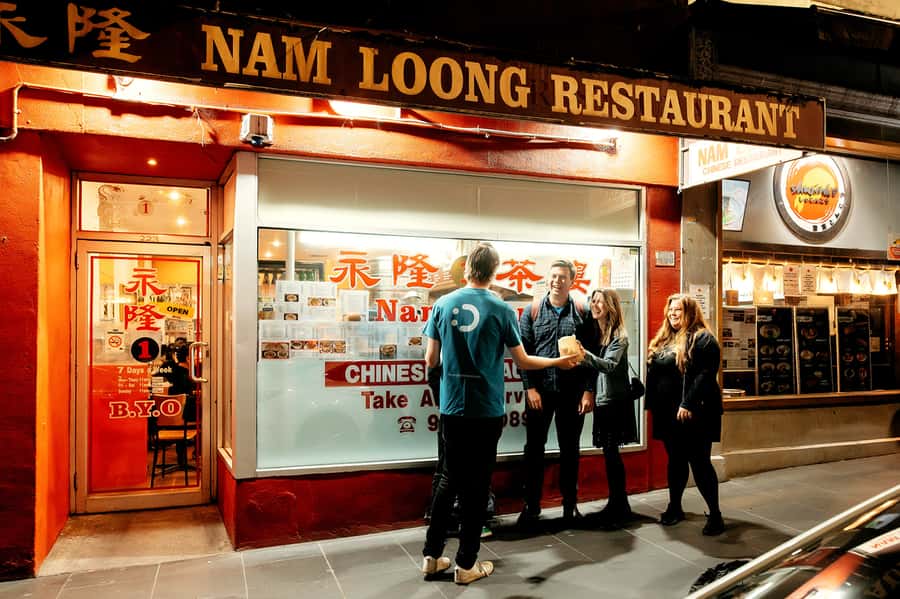Melbourne: City Laneways Progressive Dinner and Drink - Stop 2 Near Melbourne Central: CBD Street Food Time (45 Minutes)
