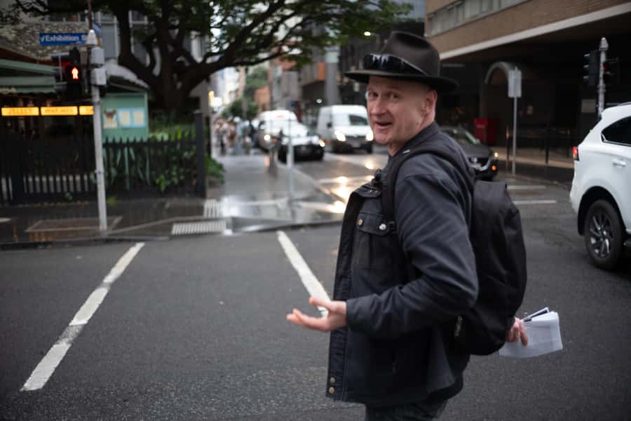 Melbourne: Gangsters, Brothels and Lolly Shops Tour - Where you start on Exhibition Street (and how not to miss the group)