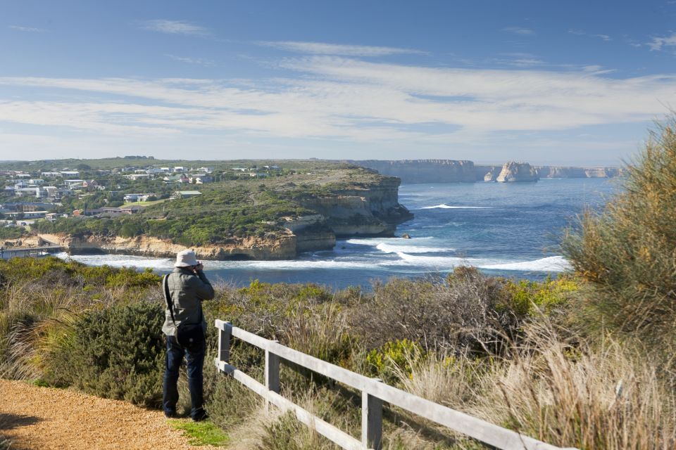 Melbourne: Great Ocean Road, 12 Apostles & Rainforest Tour - Apollo Bay lunch time: 45 minutes to eat like a local