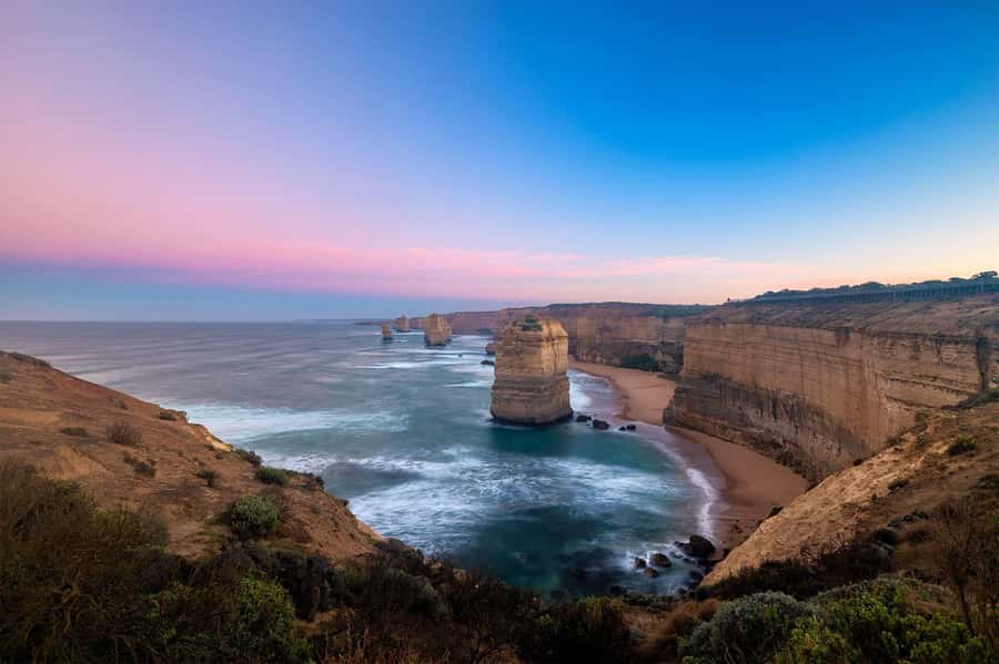 Melbourne: Great Ocean Road Day Tour with kangaroos & koalas - The Great Ocean Road Chocolatier stop: dessert, plus a useful reset