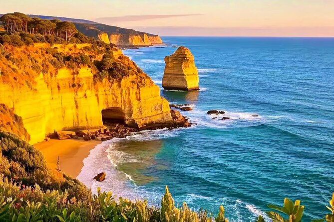 Melbourne: Great Ocean Road Luxury Coach Reverse Tour - Split Point Lighthouse: the White Queen stop you’ll actually remember