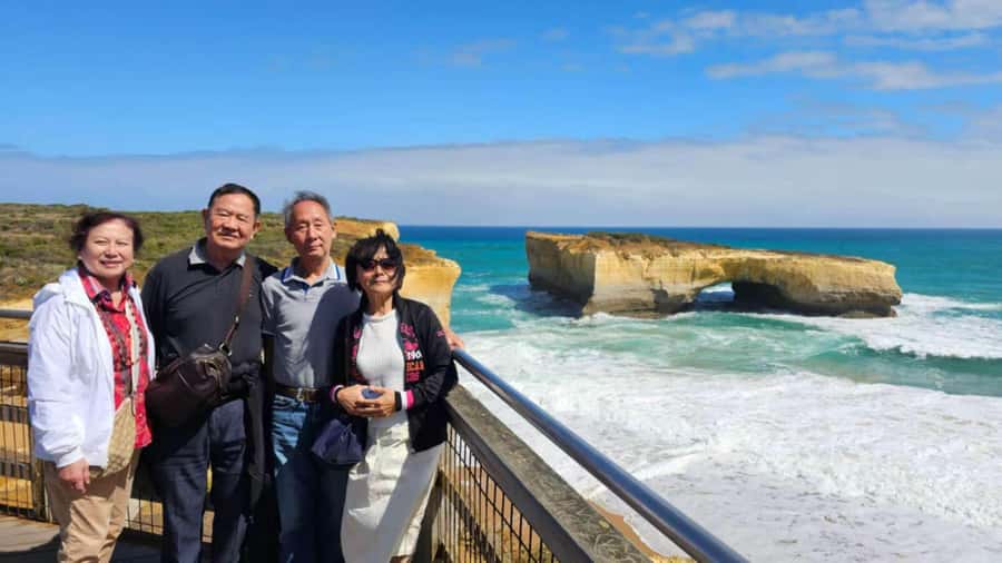 Melbourne: Great Ocean Road Private Day Tour - Memorial Arch at Eastern View: The Road’s Human Story