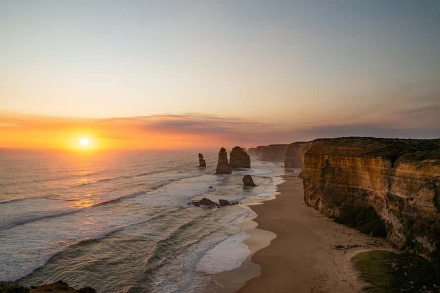 Melbourne: Helicopter Tour to 12 Apostles & Great Ocean Rd - Key things to know before you book
