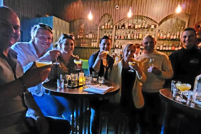 Melbourne: Hidden Bar and Cocktail Tour - Stop one: door-knock theater and the first password