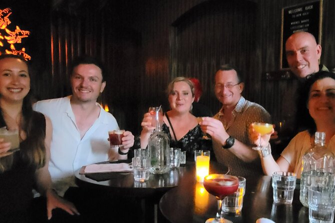 Melbourne: Hidden Bar and Cocktail Tour - Meeting outside the bank: how to start smoothly