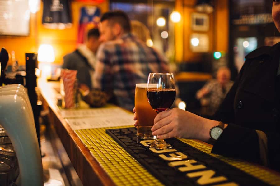 Melbourne: Hidden Bars & Creepy Tales Walking Tour - The laneway walk: graffiti, shortcuts, and a change in mood