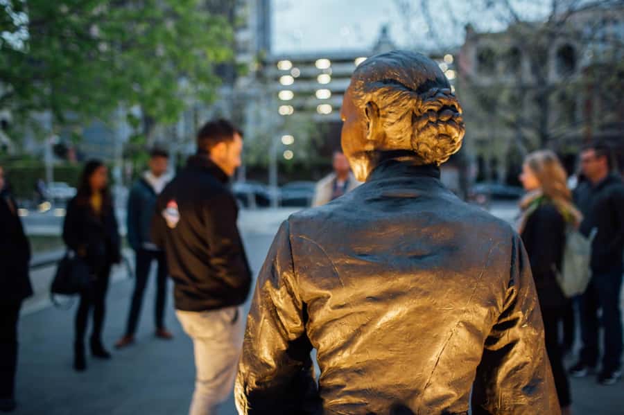 Melbourne: Hidden Bars & Creepy Tales Walking Tour - Drinks and food: what’s included, what’s not, and how to plan