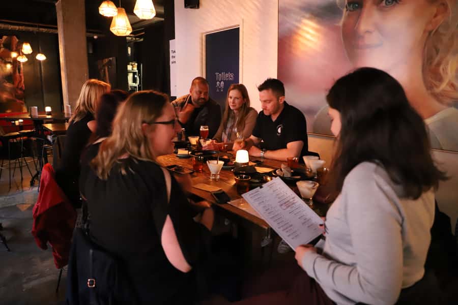 Melbourne: Hidden Bars & Laneway Legends Walking Tour - It’s Not a Classic Pub Crawl: The Bar Count and the Expectations Test