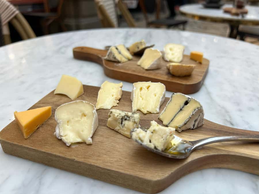 Melbourne: Laneways Food Tour with 8 Authentic Tastings - Secret Dish and Hidden Chinese Street Food: Why This Stop Matters