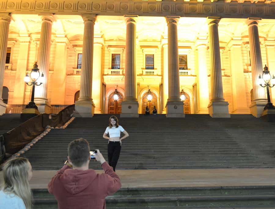 Melbourne: Nighttime Private City Tour with Transfer & Stops - East Melbourne and the Princess Theatre: First Lights, Easy Orientation