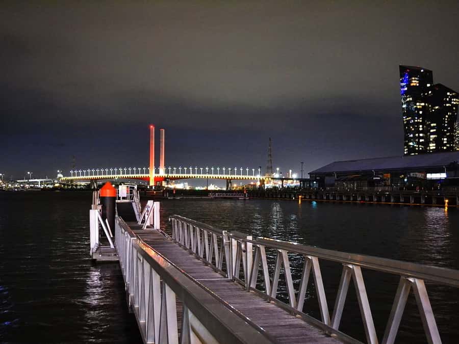 Melbourne: Nighttime Private City Tour with Transfer & Stops - Williamstown After Dark: The Most Time on Foot