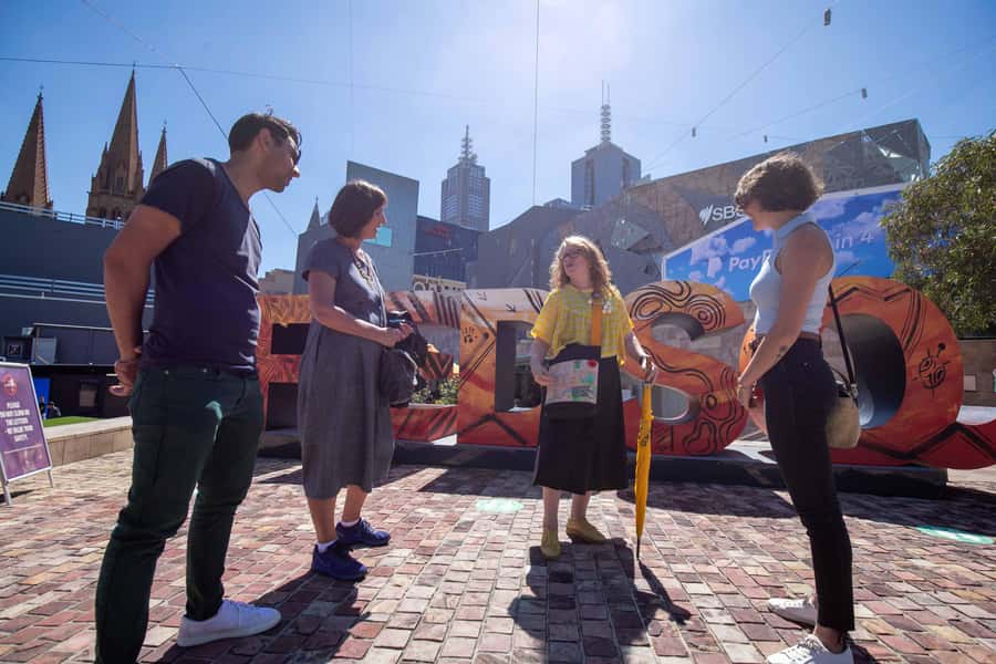Melbourne: Original Lanes & Arcades Walk (max 8 guests only) - Chocolate tasting and the seated drink stop