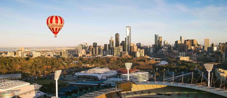 Melbourne Premium Balloon Flight 5-Star Champagne Breakfast - Sunrise ballooning over Melbourne’s real icons