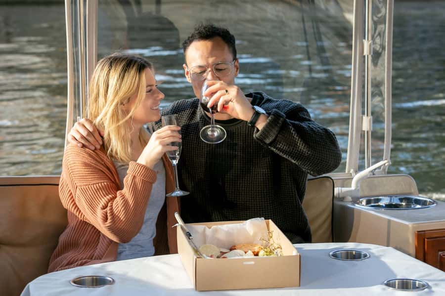 Melbourne: Private Yarra River Cruise w/ Cheese & Wine - Key things to know before you go